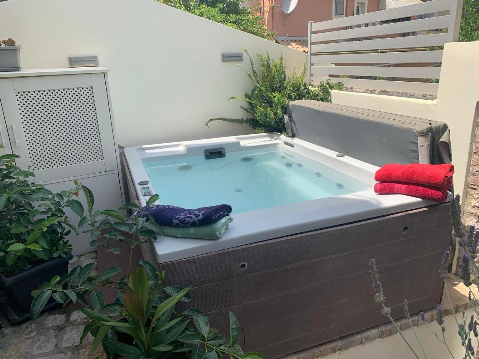 Anemomilos Jacuzzi Suite Corfu  Extérieur photo