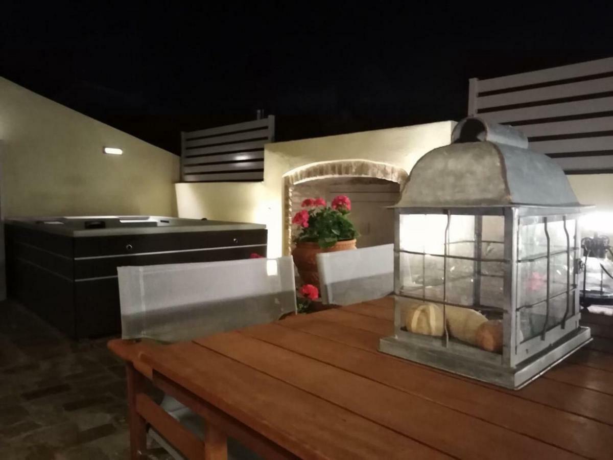Anemomilos Jacuzzi Suite Corfu  Extérieur photo