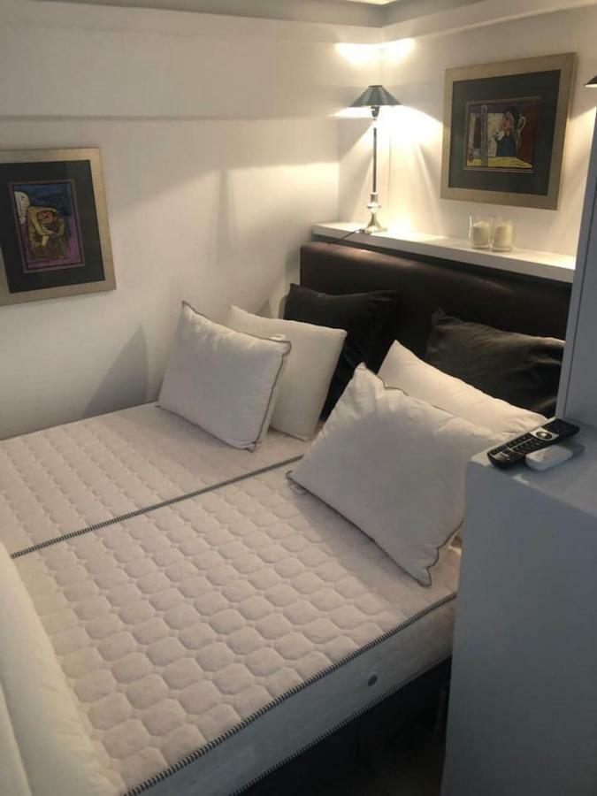 Anemomilos Jacuzzi Suite Corfu  Extérieur photo